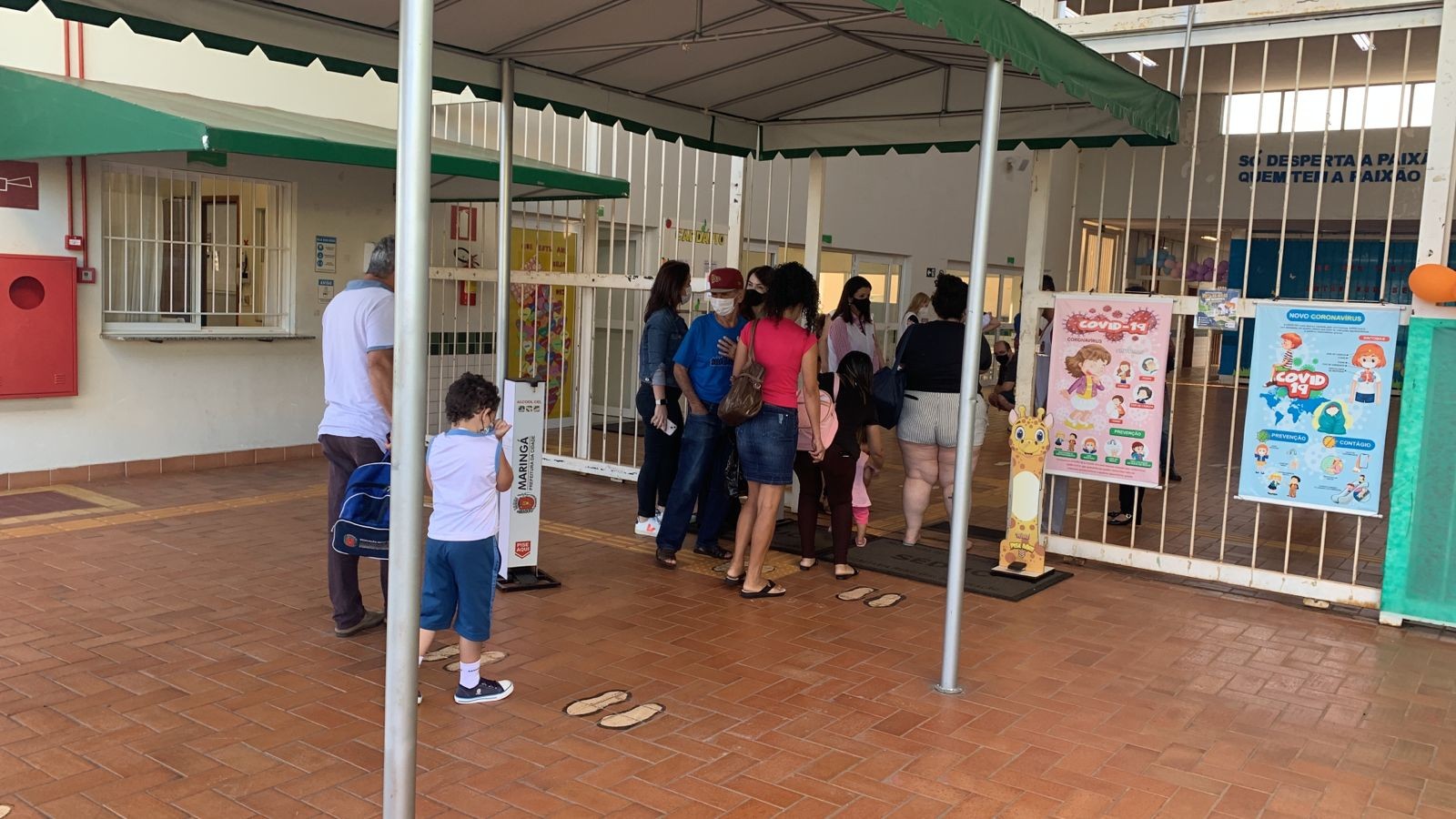 Começam as aulas nas redes municipal e estadual de ensino em Maringá