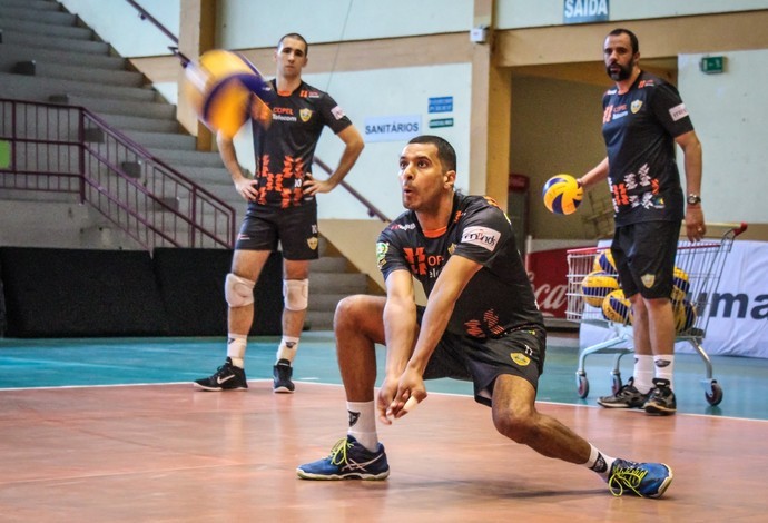 Copel Maringá perde mais uma em casa