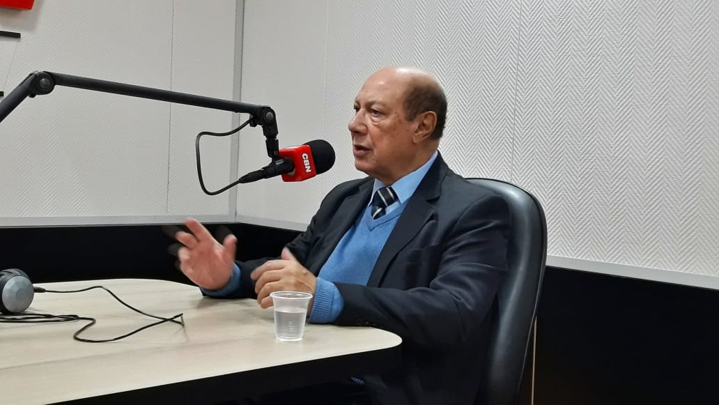 Antes de pagar as contas, poupe uma parte do salário