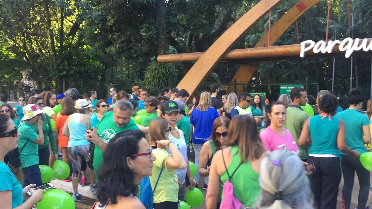 Caminhada é realizada para discutir saúde no trabalho