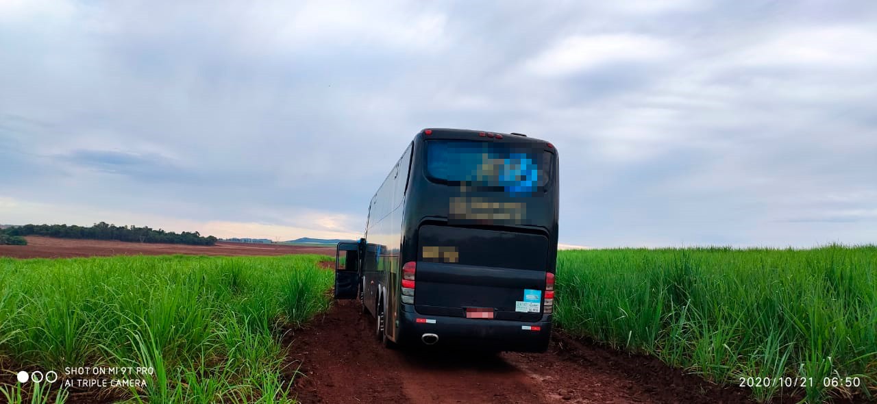 Ladrões assaltam ônibus na PR-444 em Mandaguari