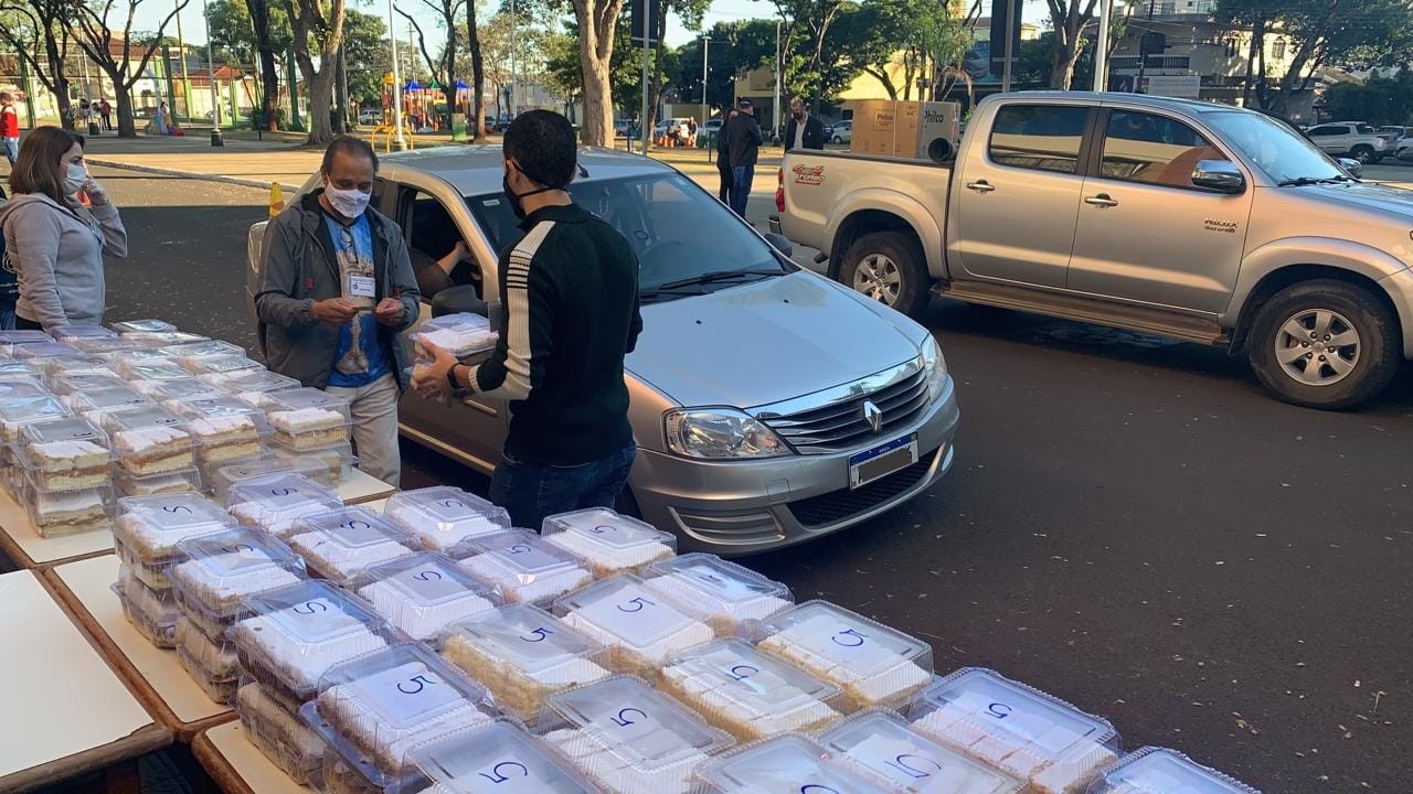 Fé e esperança por dias melhores na entrega do Bolo de Santo Antônio em Maringá