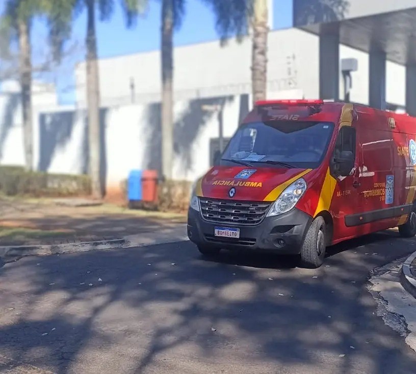 Homem sofre parada cardiorrespiratória após se afogar na piscina de casa