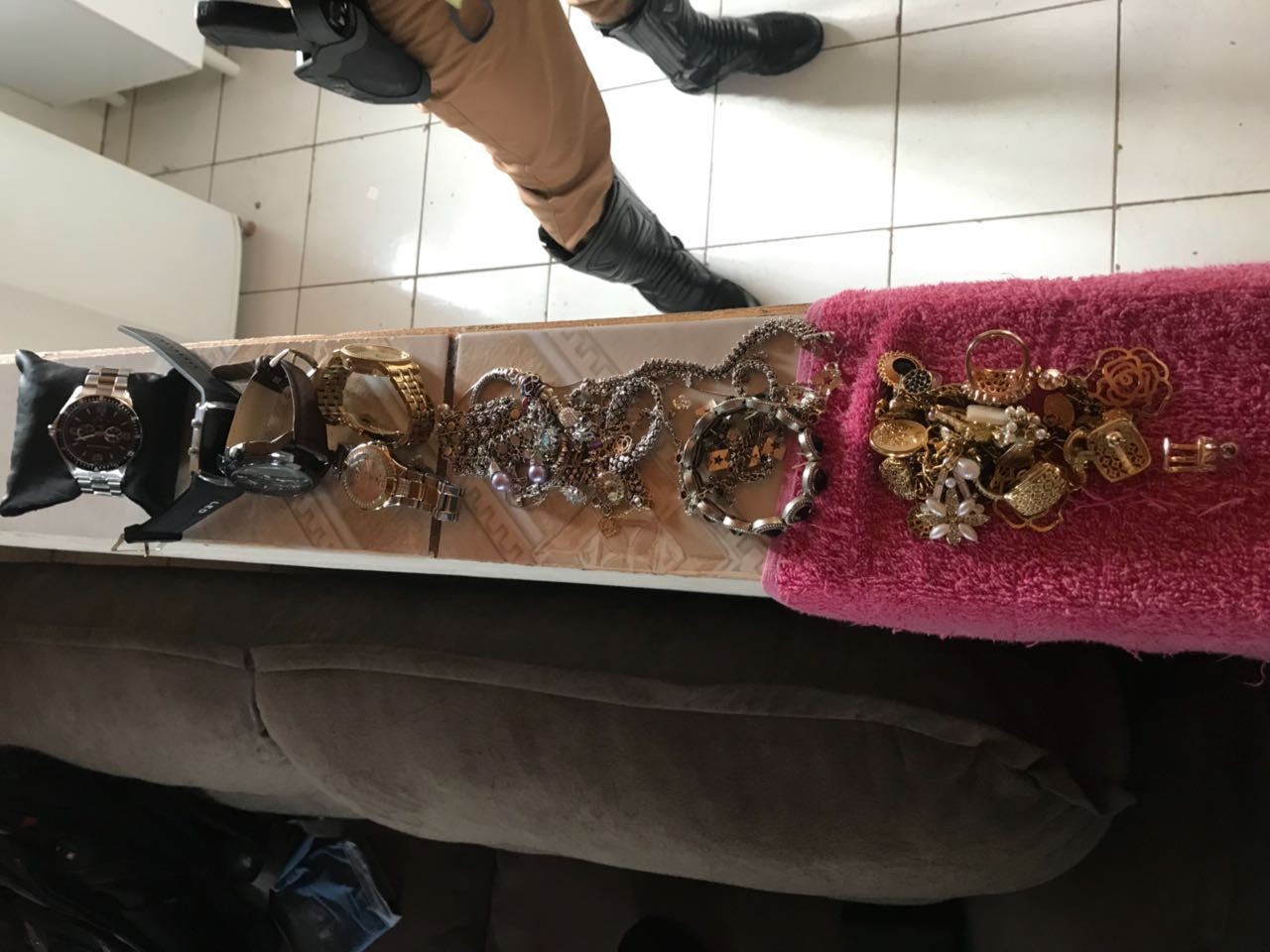 Polícia prende assaltante de ônibus de turismo em Santa Fé