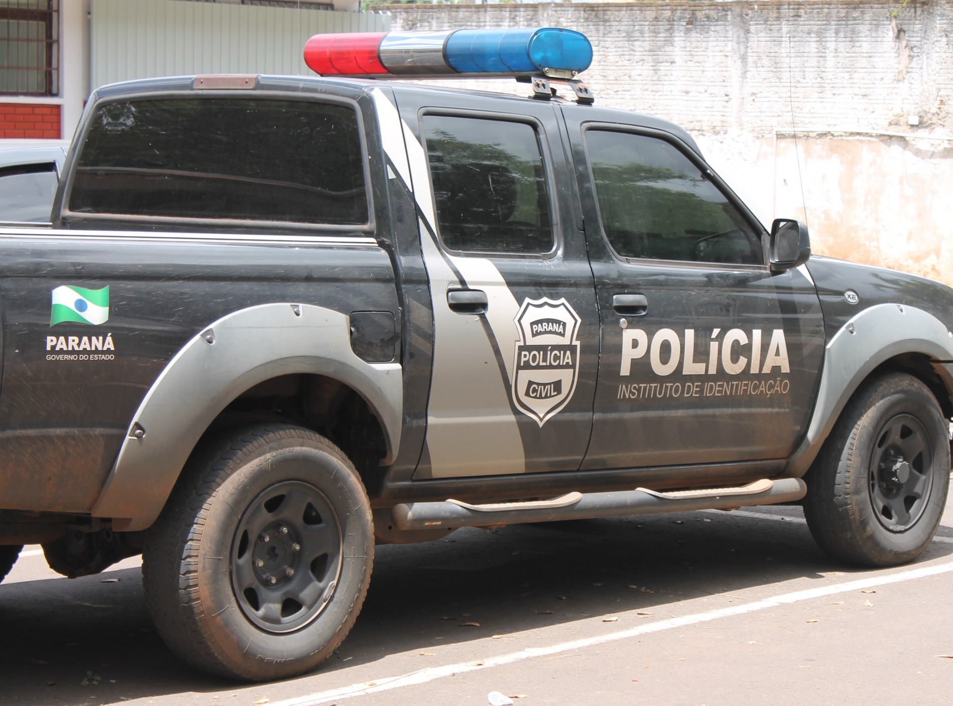 Dois trabalhadores são baleados dentro de indústria