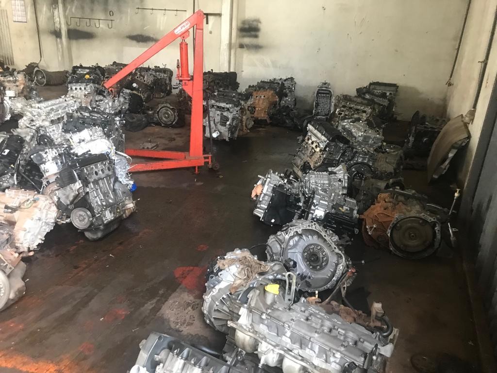 Denúncia anônima leva polícia a depósito irregular de peças em Maringá