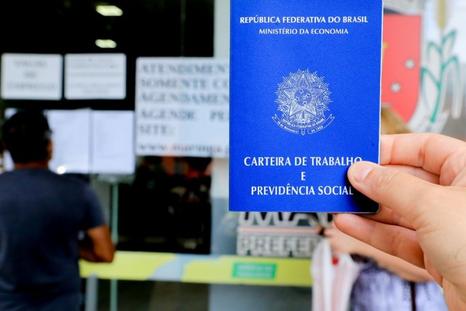 Maringá começa semana com oferta de 576 vagas de emprego