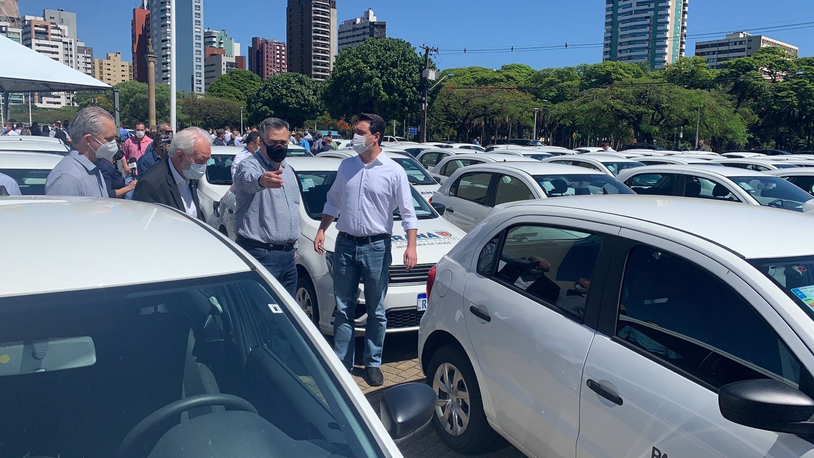 Maringá recebe do Estado 30 veículos e assina convênio para o Casa Fácil