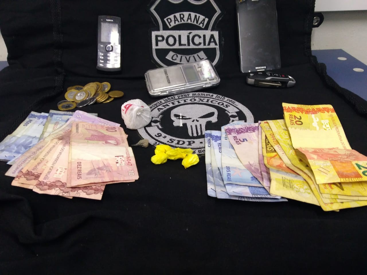 Homem é preso por tráfico de drogas na rua Fernão Dias