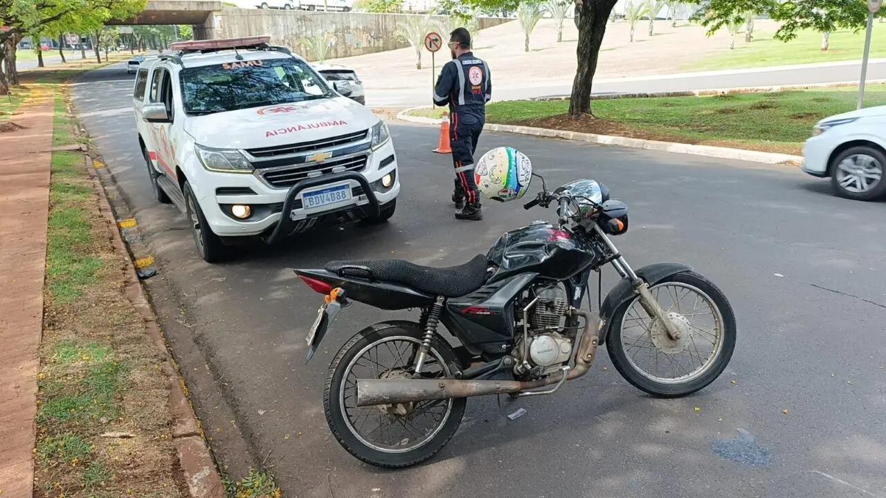 Motociclista é entubado após acidente próximo à Avenida Colombo, em Maringá