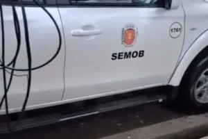 Vídeo de viatura da Semob em vaga de motos no centro de Maringá viraliza nas redes; veja o que diz a Prefeitura