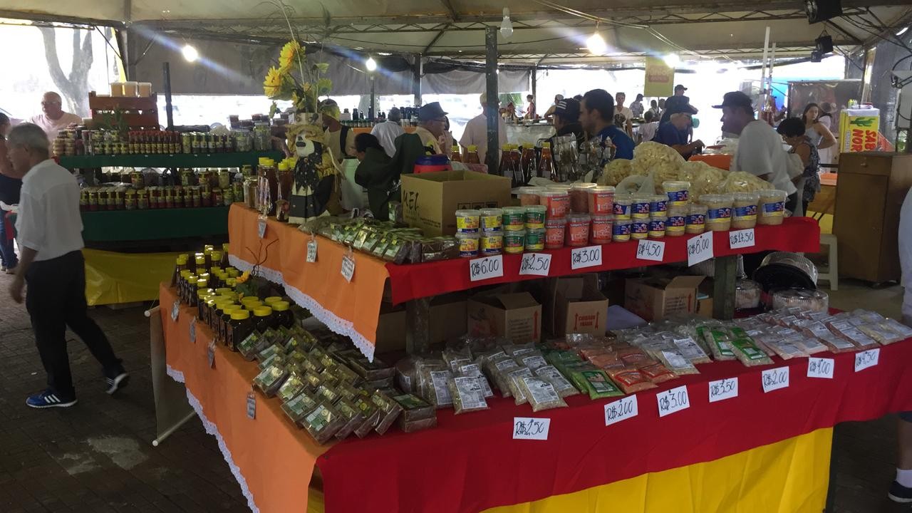 Pequenos produtores comercializam na Feira da Agroindústria