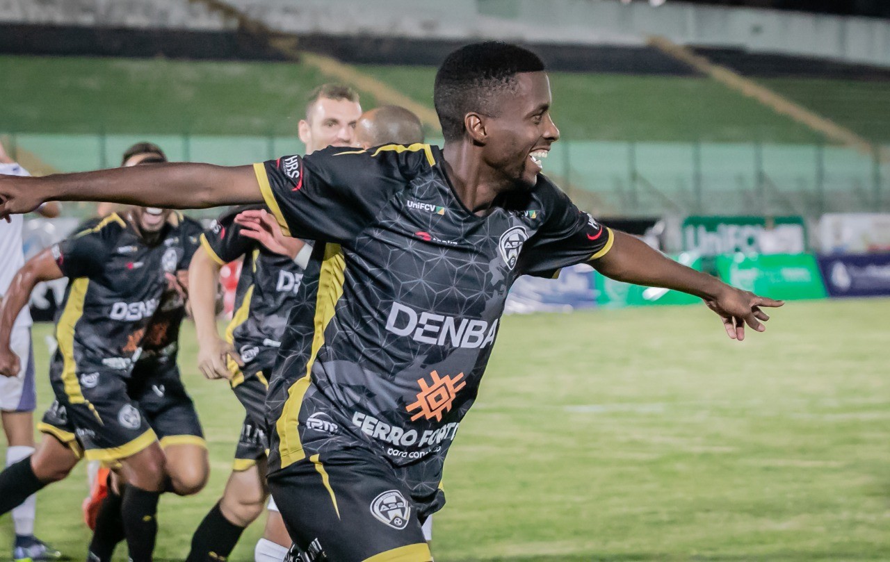 Aruko supera o Foz do Iguaçu e vence a primeira no Paranaense Série B
