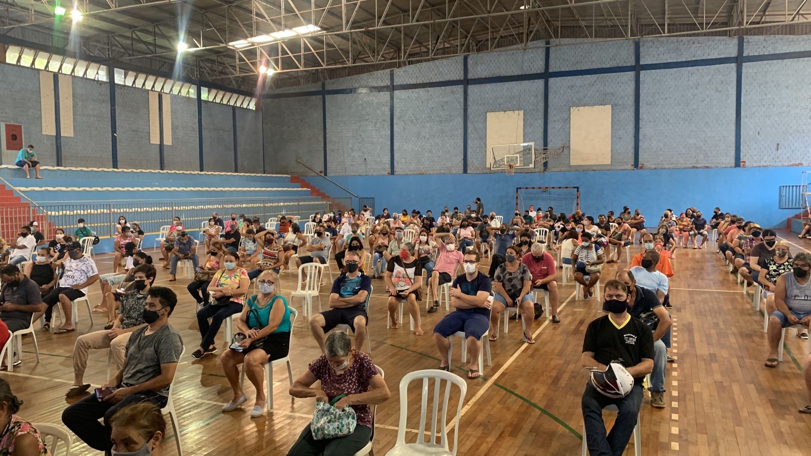 Mutirão de vacinação lota Ginásio de Esportes em Sarandi