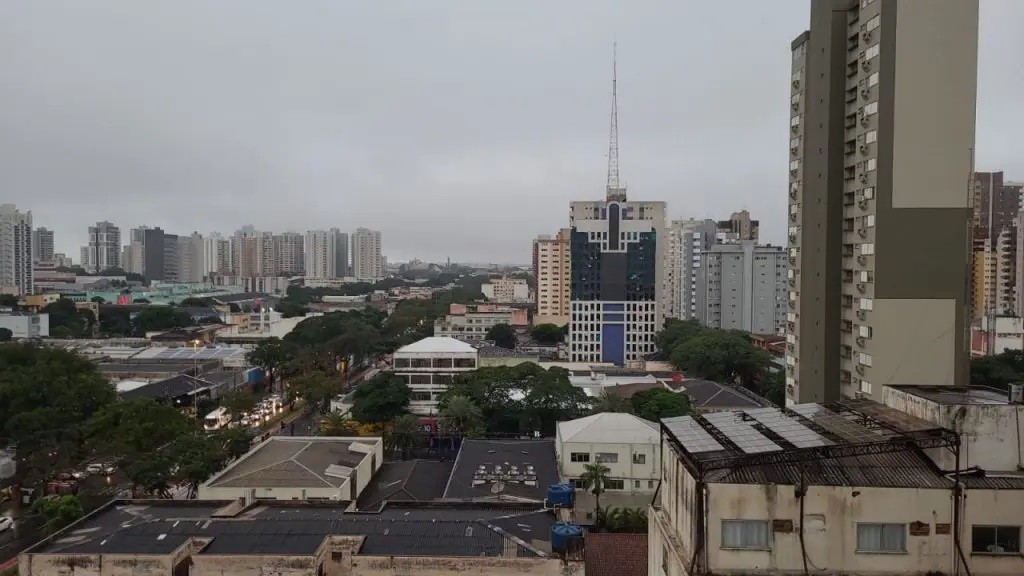 Chuva não dá trégua e deve ser registrada durante todo o dia em Maringá