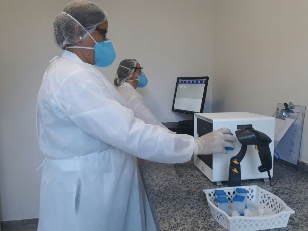 Novo equipamento reduz para 2h resultado de exame que demorava um dia