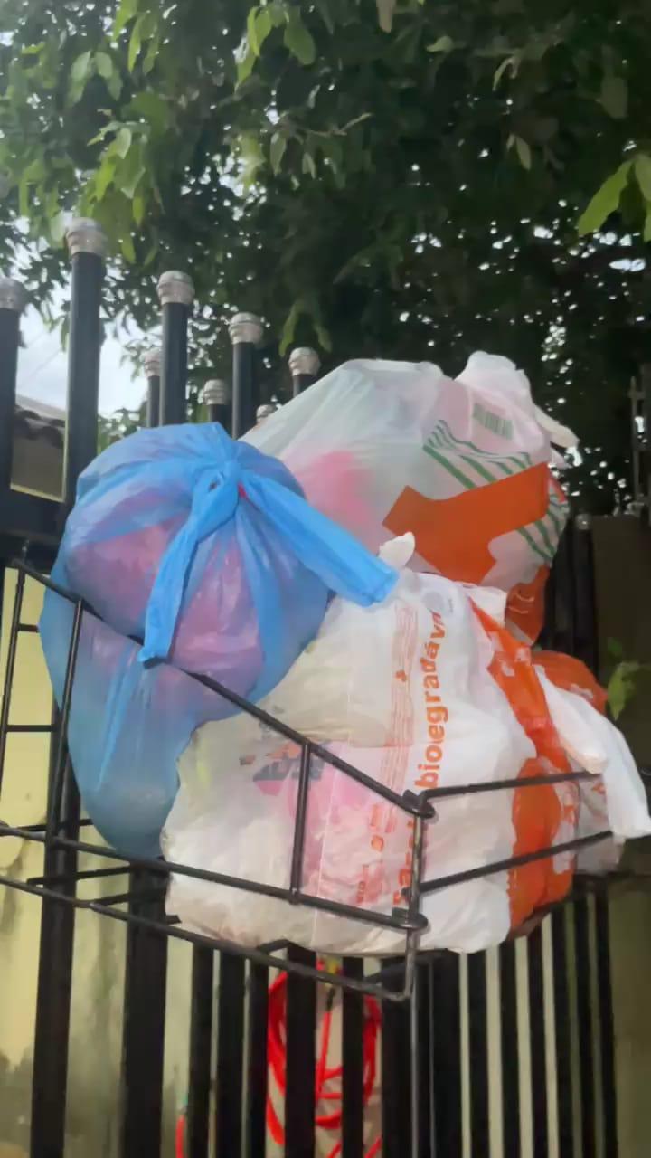 Moradores reclamam do lixo nas ruas