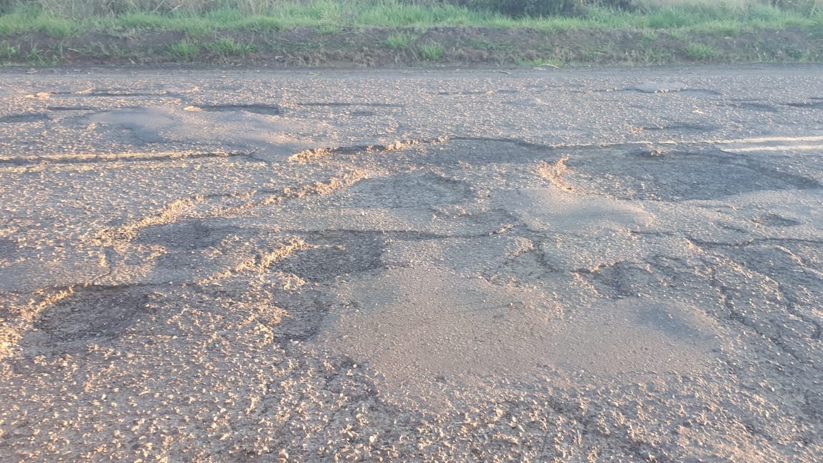 Motoristas relatam descaso com rodovia entre Colorado e Nova Esperança