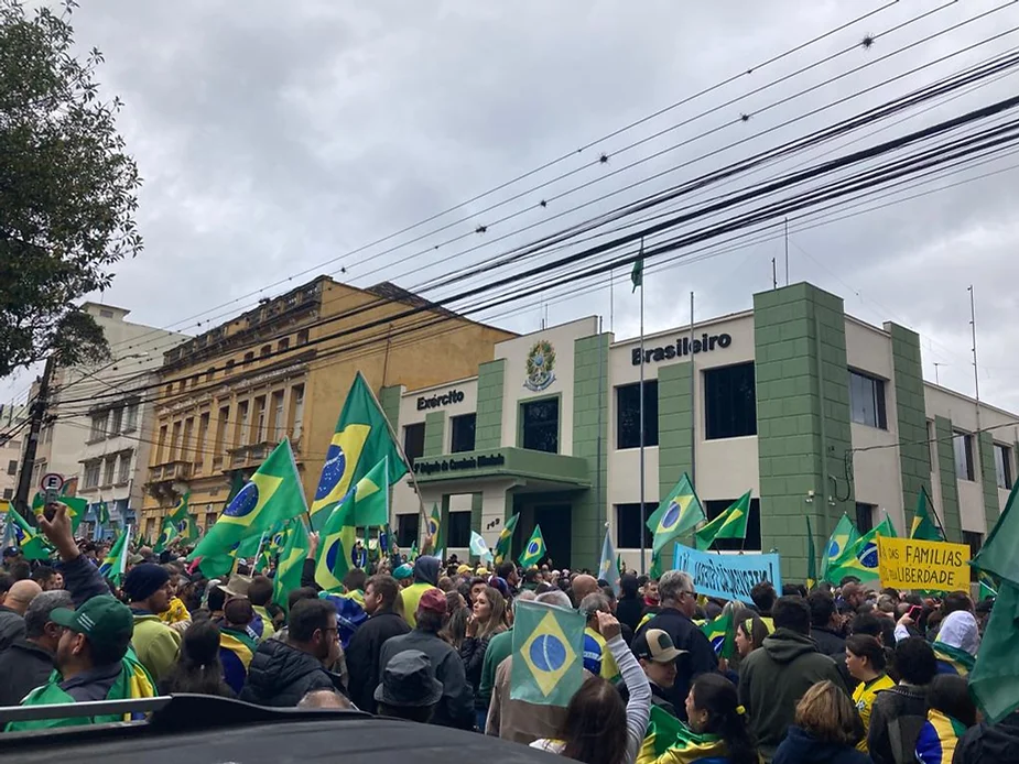 Feriado foi marcado por manifestações em Ponta Grossa