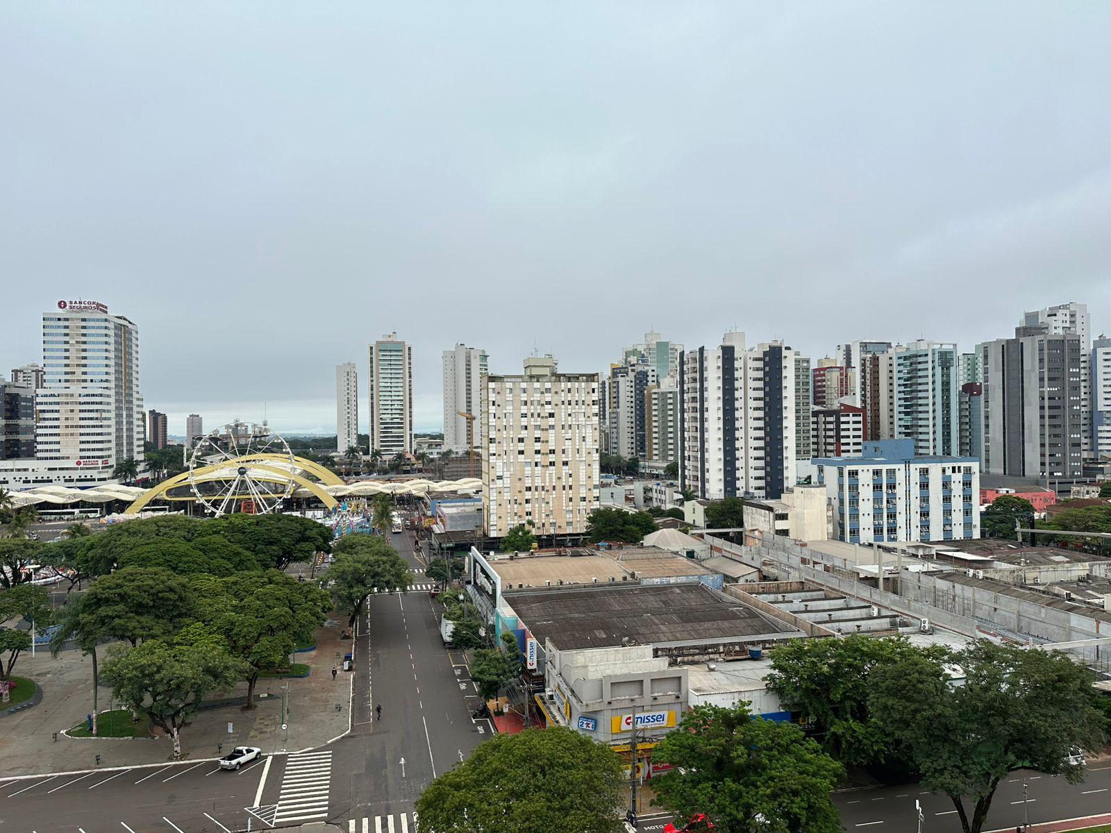 Segunda-feira (2) deve ser de céu encoberto e chance de chuva em Maringá