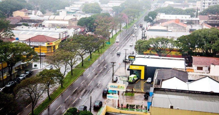 Viapar inicia reparos na Avenida Colombo