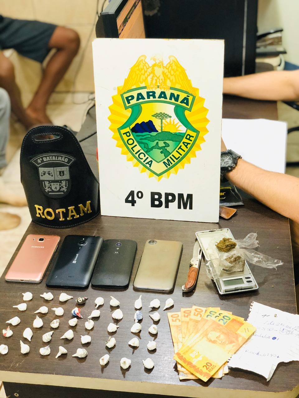 Dois homens são detidos por tráfico