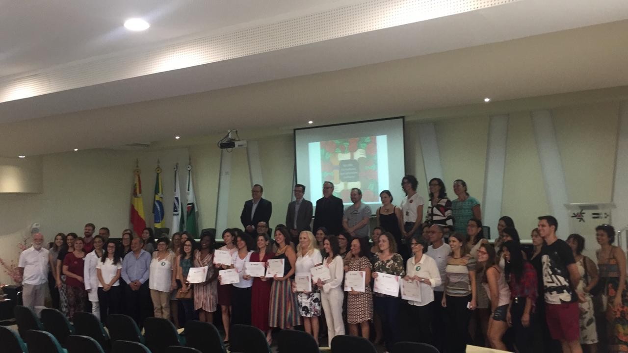 Servidoras que atendem mulheres são homenageadas