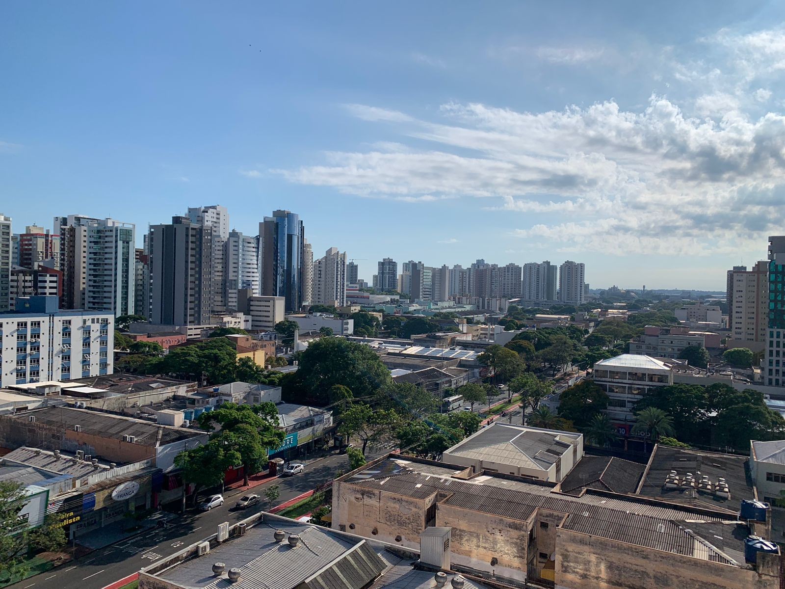 Calor intenso é destaque nesta sexta-feira (9), com máxima de 30°C em Maringá