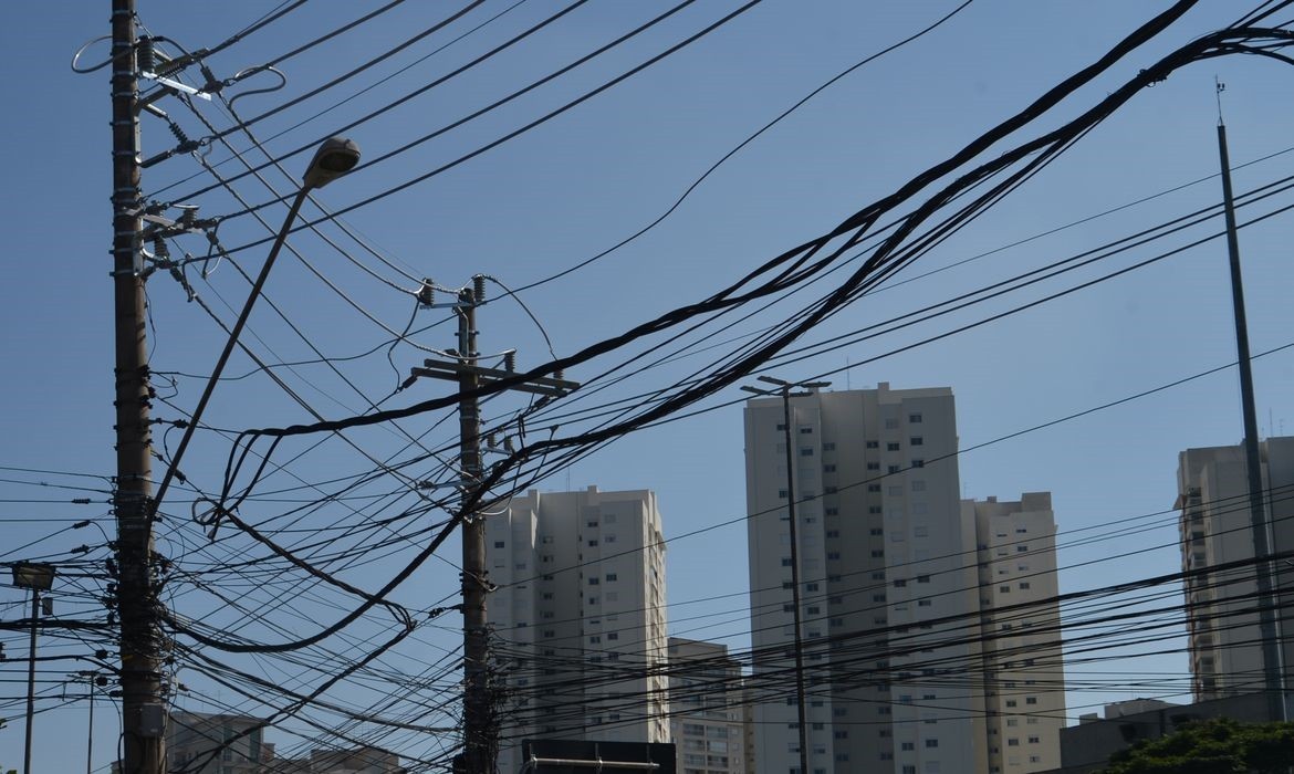 Dezenas de cidades foram afetadas por corte de carga de energia, diz Copel