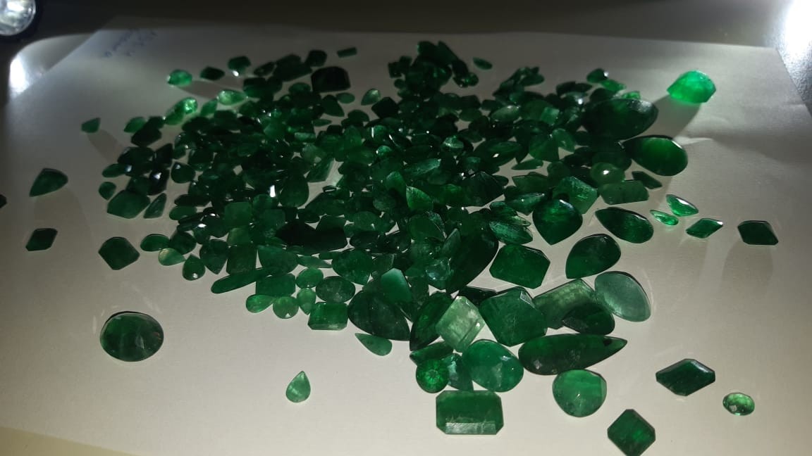 PRF apreende cigarros contrabandeados e esmeraldas