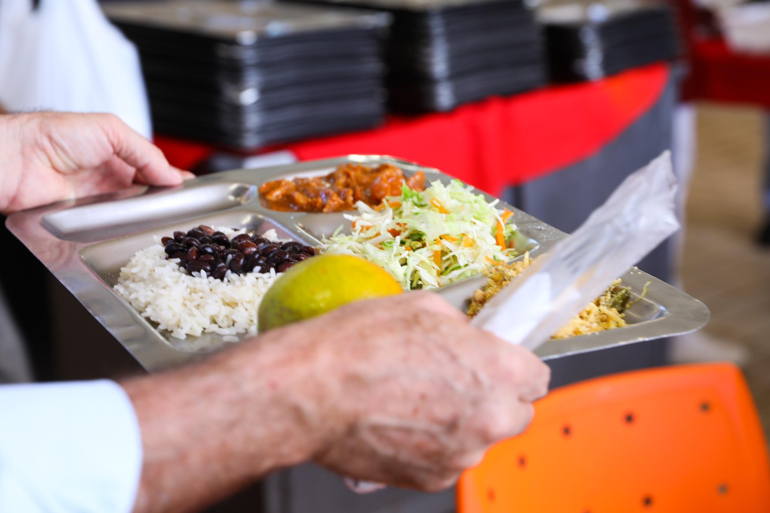 Restaurantes populares comemoram Dia Mundial da Alimentação