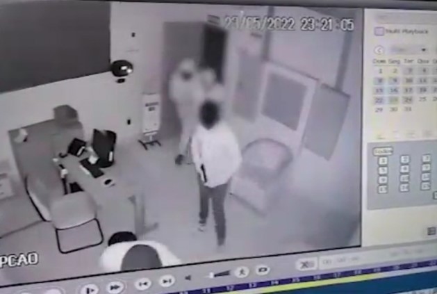 Vídeos mostram roubo à transportadora em Maringá; mais de 30 pistolas foram levadas