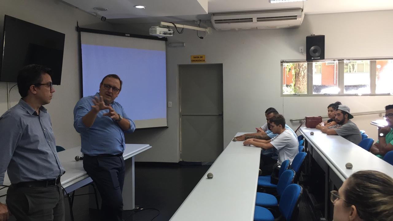 Calouros aprovados no vestibular indígena são recepcionados