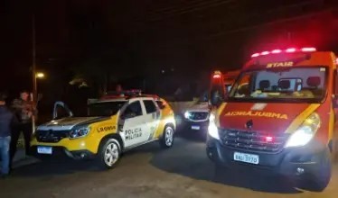 Casal de namorados é baleado dentro de carro na Zona 7, em Maringá