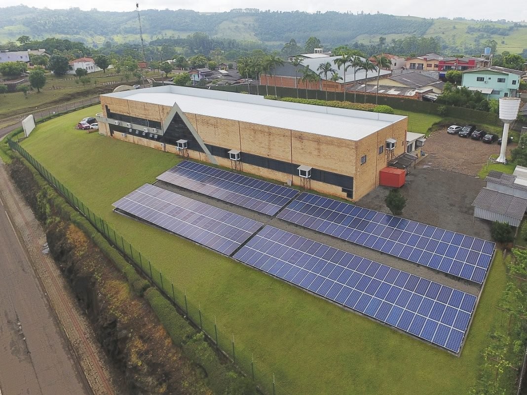 Empresa em Santa Catarina gera energia solar fotovoltaica
