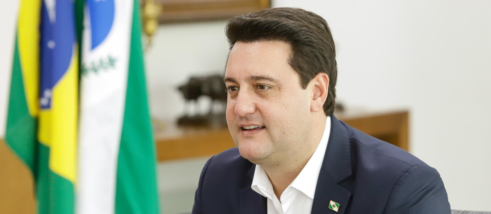 “Na minha opinião ele deve”, diz Guto Silva sobre Ratinho Jr concorrer à presidência da República