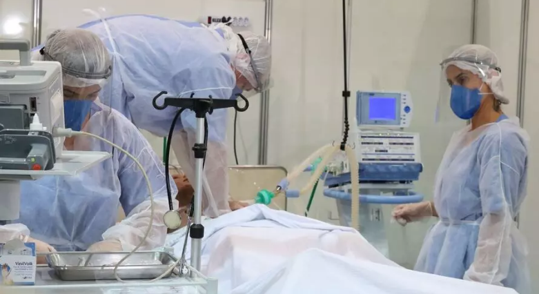 Pacientes deixam recados aos familiares antes de serem entubados