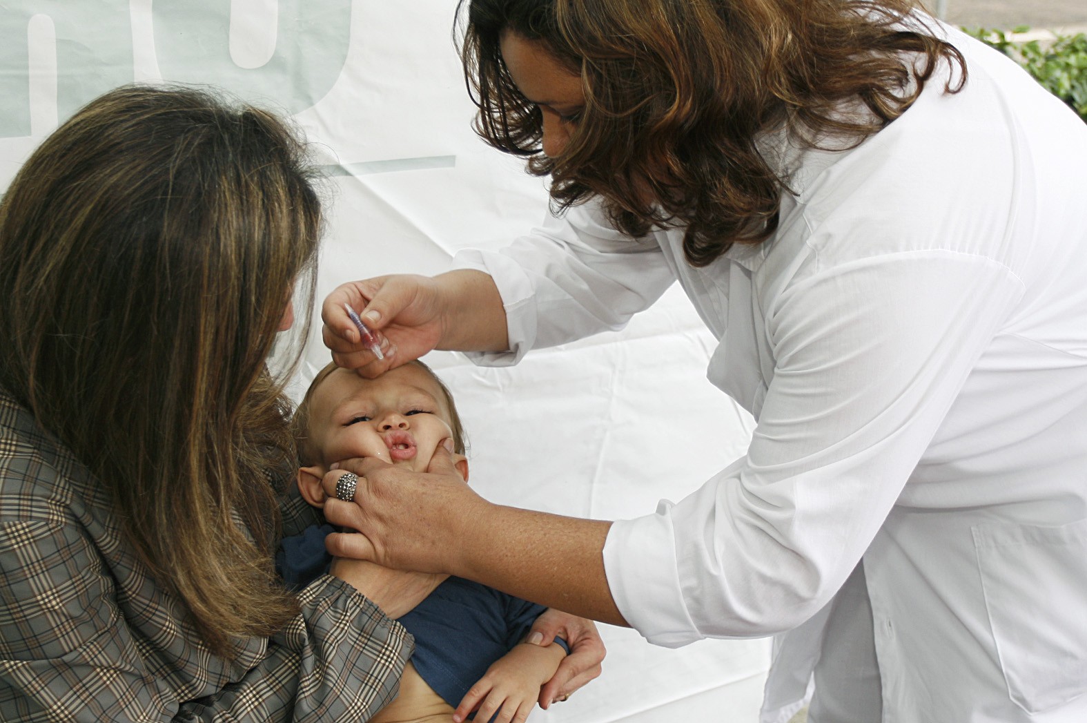 Vacinação contra a poliomielite começa na segunda-feira (06)