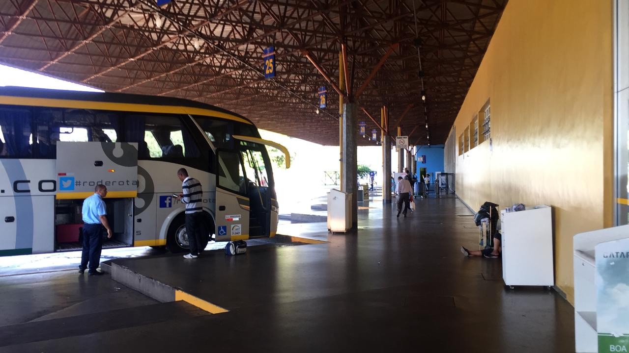 Apesar do Ano Novo, movimento na rodoviária de Maringá é baixo