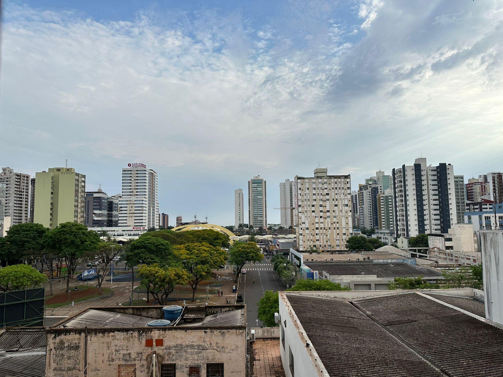 Quinta-feira (2) será de céu parcialmente nublado, sem chance de chuva