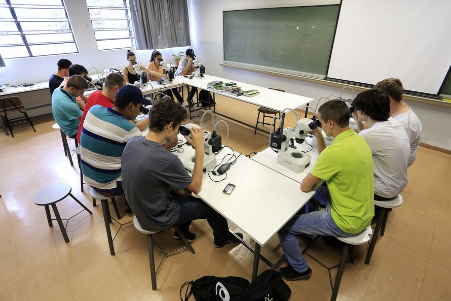 Liberação para contratação de temporários está vinculada ao Meta4