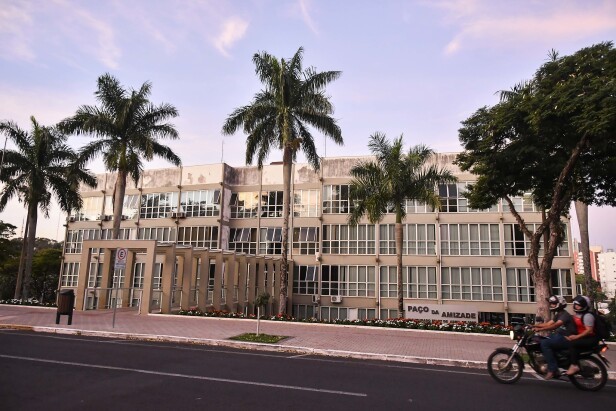 Prefeitura de Umuarama oferece 70 vagas na área de educação