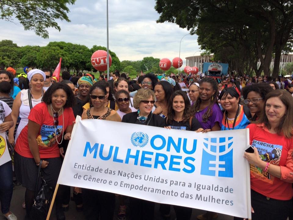 Em Maringá, campanha pede o fim da violência contra a mulher