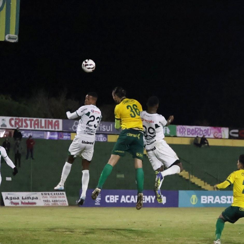 Maringá empata com o Ypiranga e cai para 12ª posição