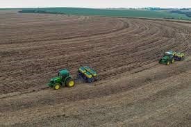 Agricultores brasileiros devem aumentar em 3% a área de plantio de grão na safra 2022/23