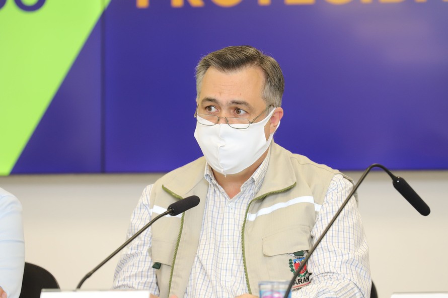 “Estamos convivendo com mais variantes e sublinhagens de variantes”, diz secretário Beto Preto