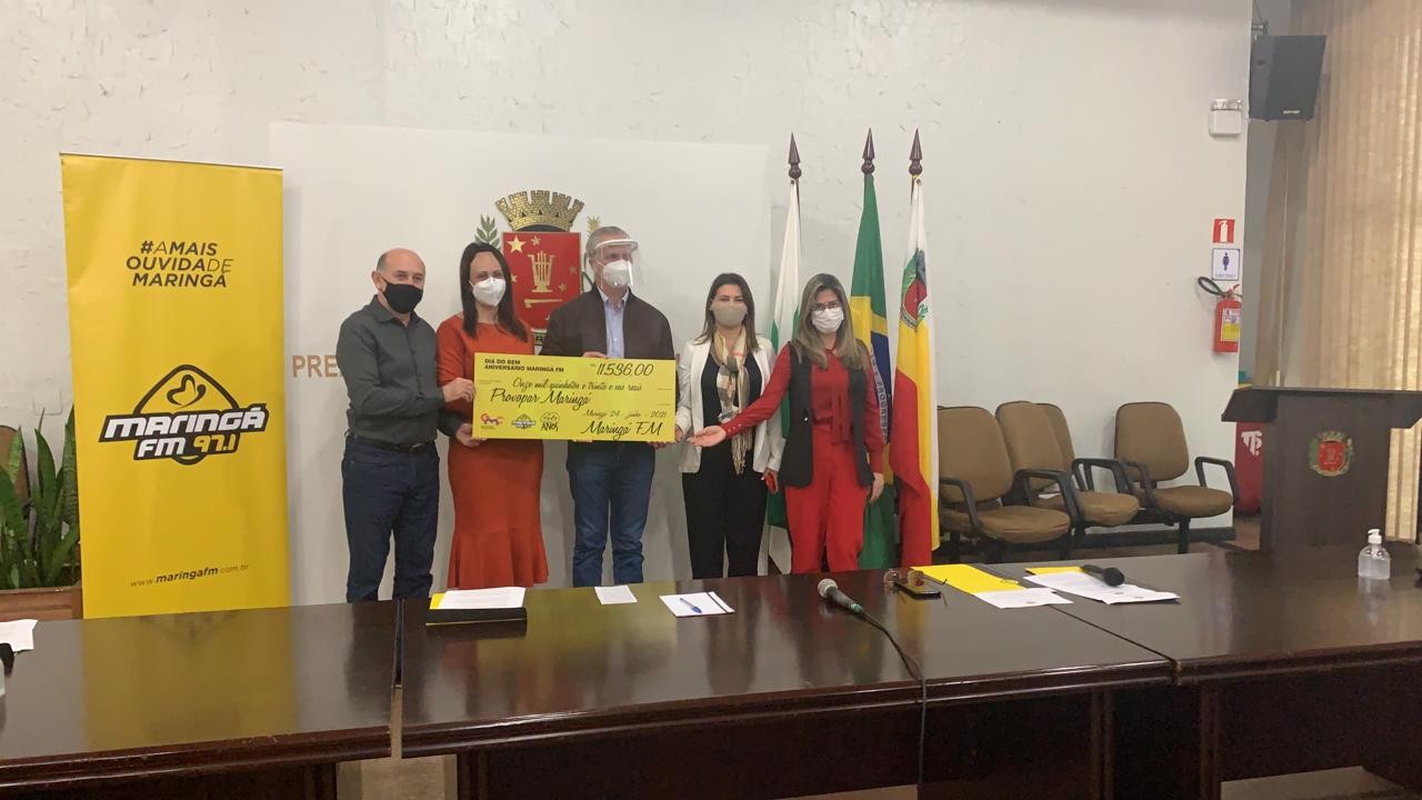 Maringá FM entrega arrecadação do Show de Aniversário às entidades assistenciais beneficiadas