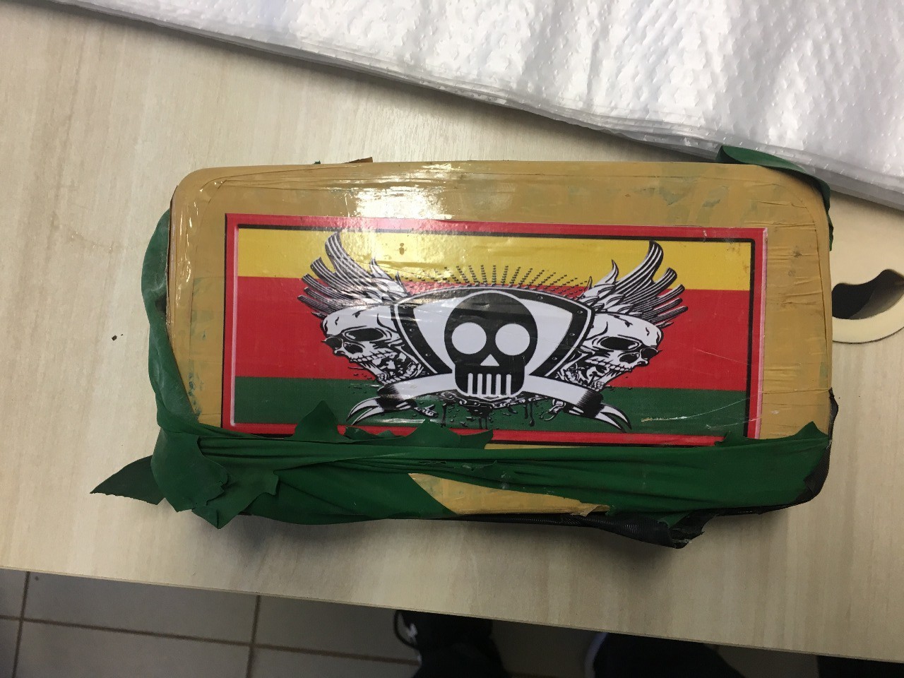 Polícia Federal apreende 63 kg de cocaína escondidos em carro