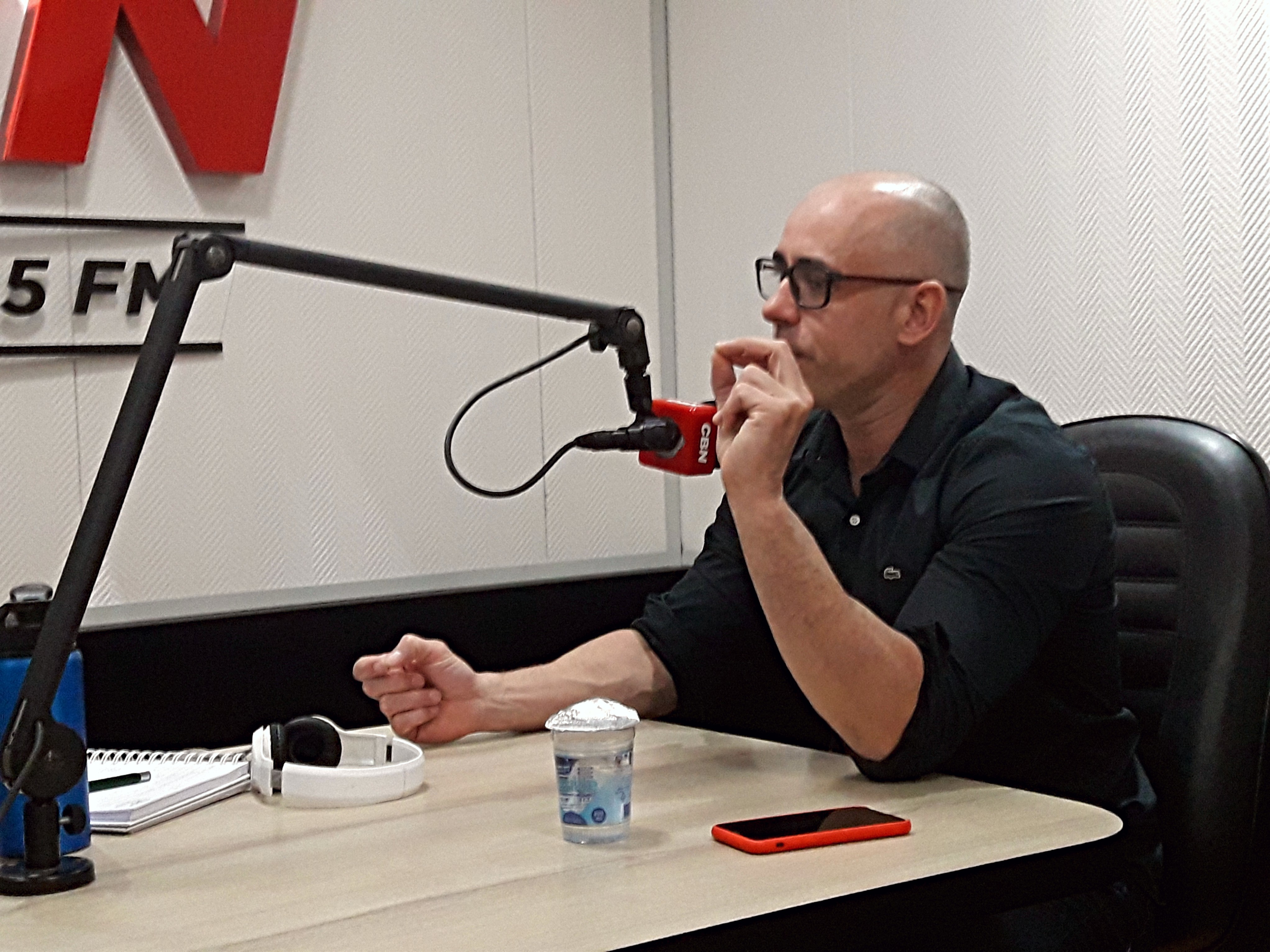 Conviver com quem come ‘besteira’ dificulta emagrecer