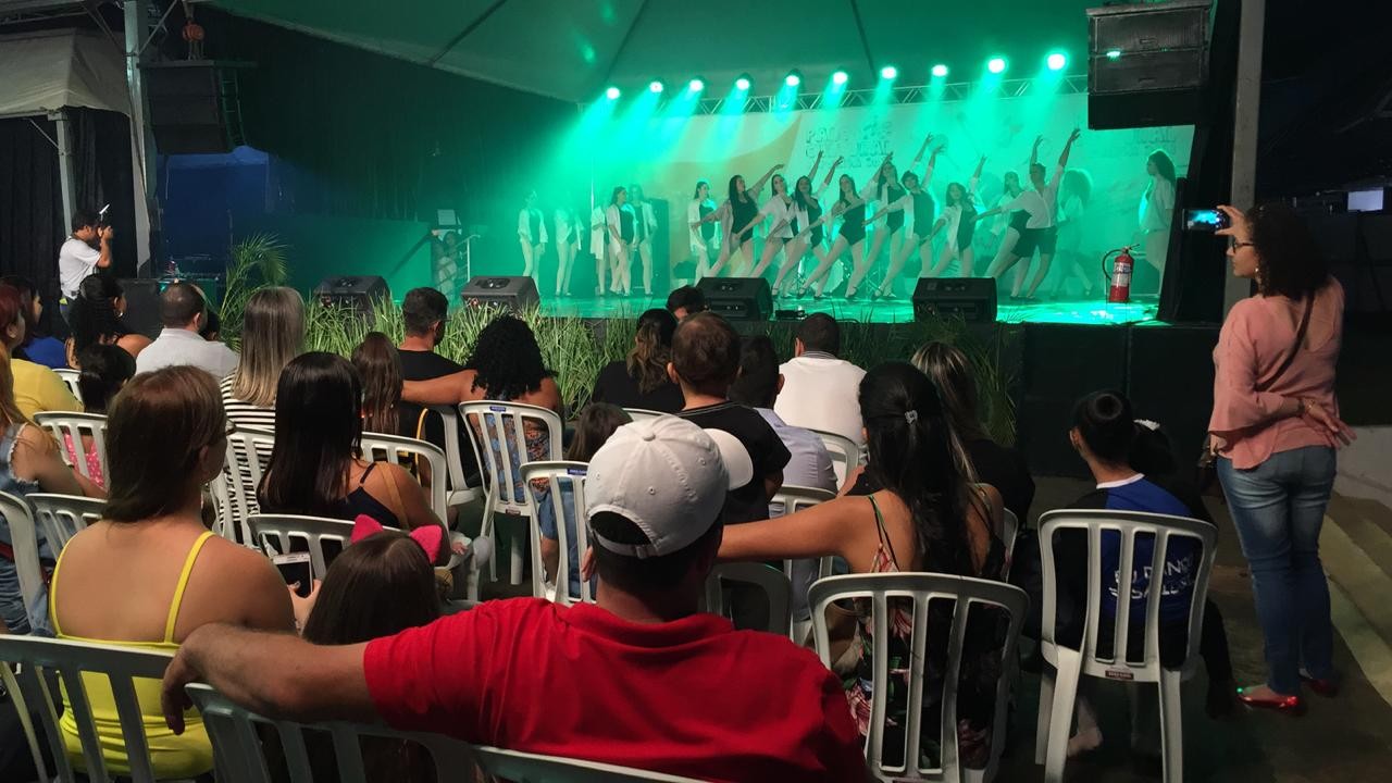 Palco Cultural sai do pavilhão azul